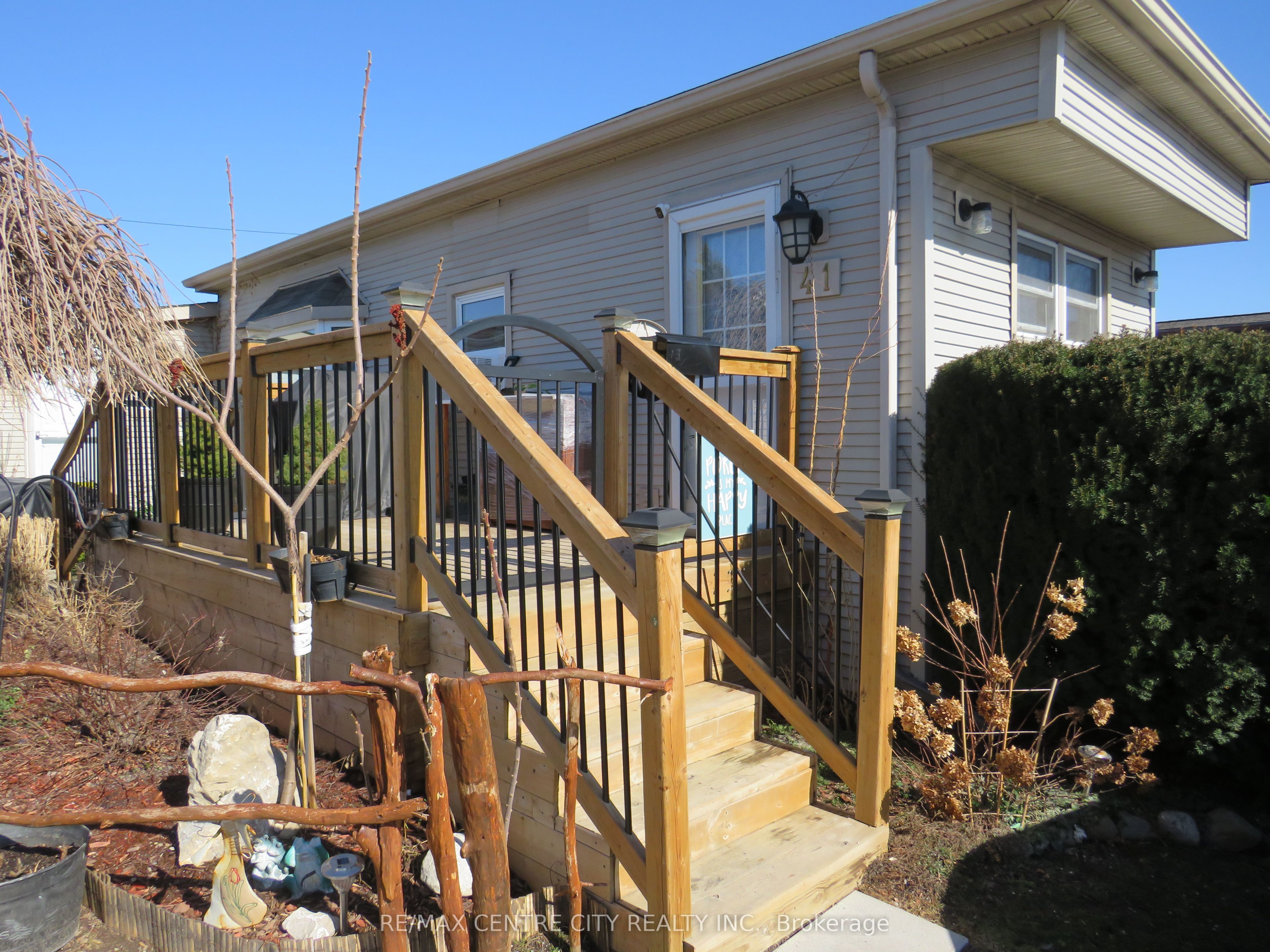 Photo of Listing #X12866096