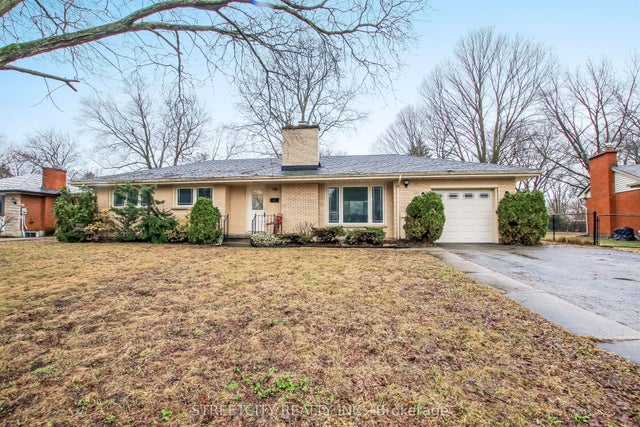 554 Leyton Crescent, London North