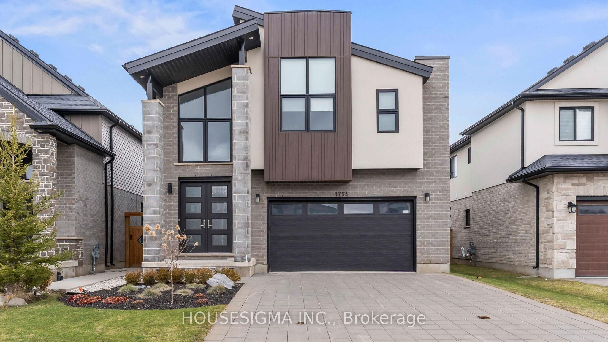 Photo of Listing #X12881332