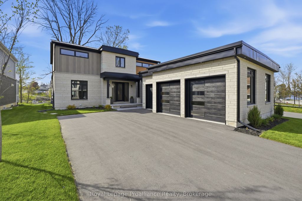 107 Villeneuve Drive, Prince Edward County