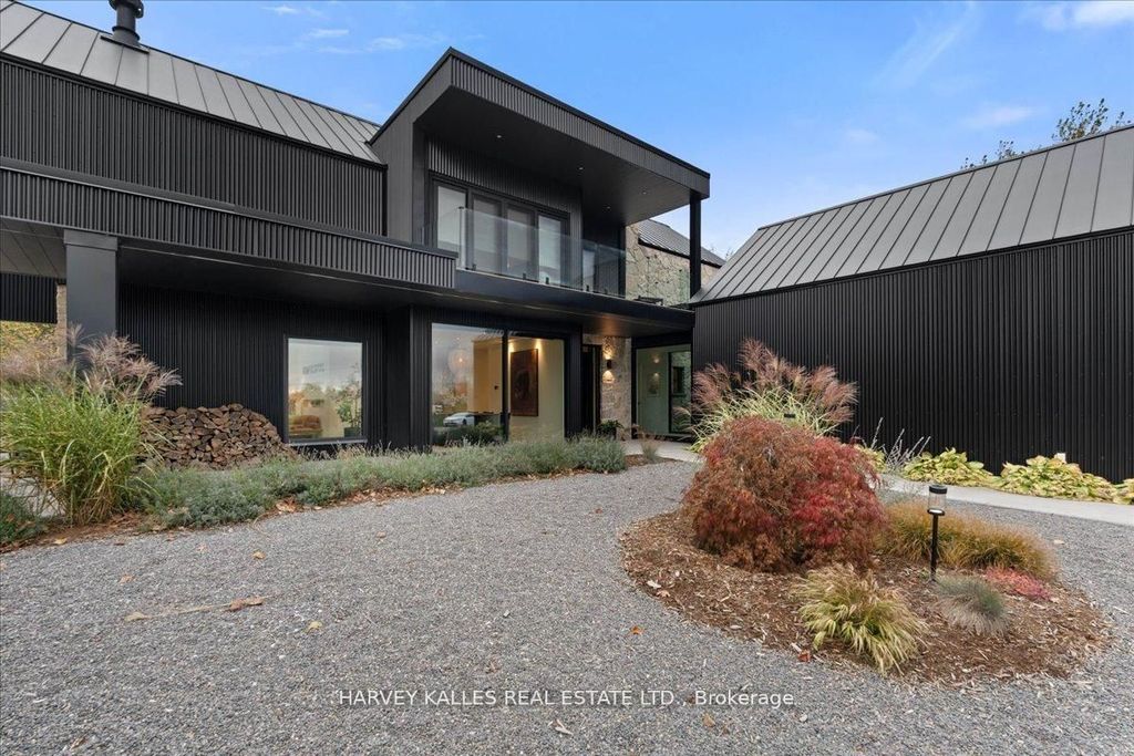 690 Weese Road, Prince Edward County