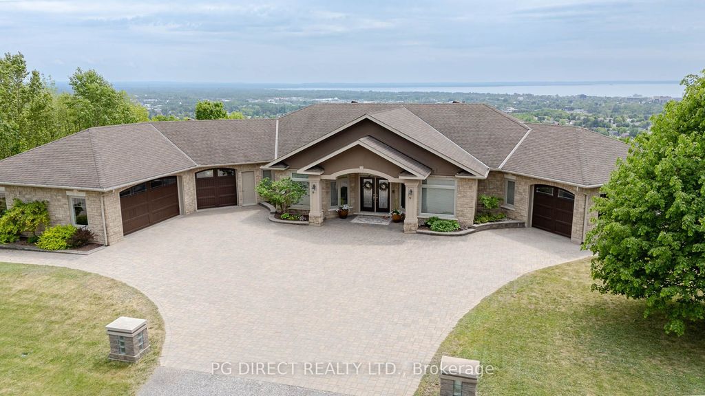 427 Surrey Drive, North Bay