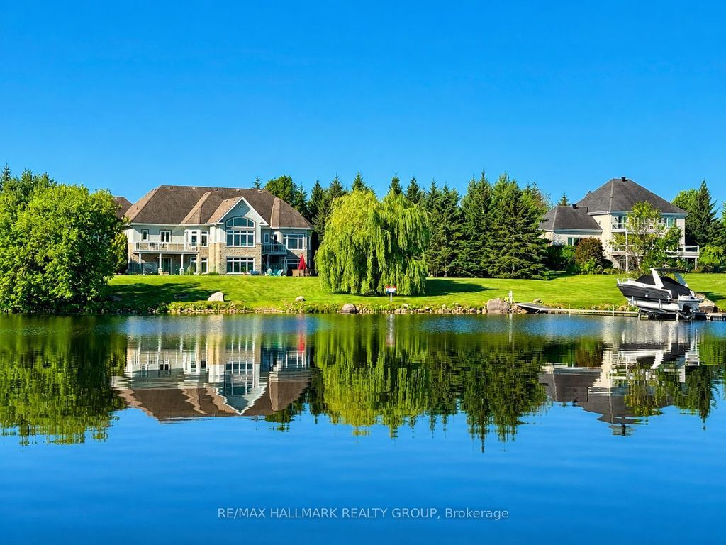 3665 Front Road, Champlain