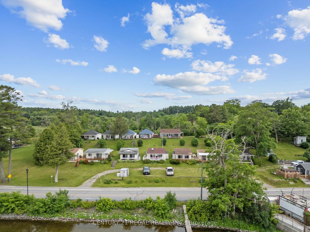 5026 Rice Lake Dr Drive N, Hamilton Township