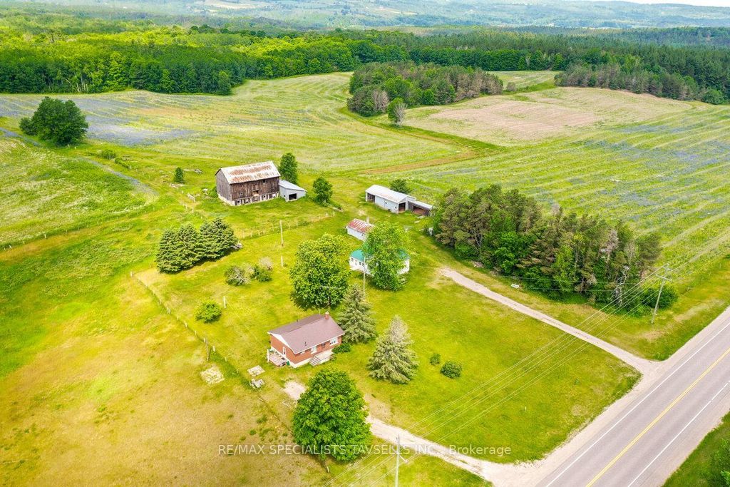 938198 Airport Road, Mulmur