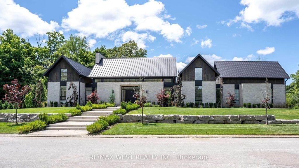 3819 Deer Trail, London South