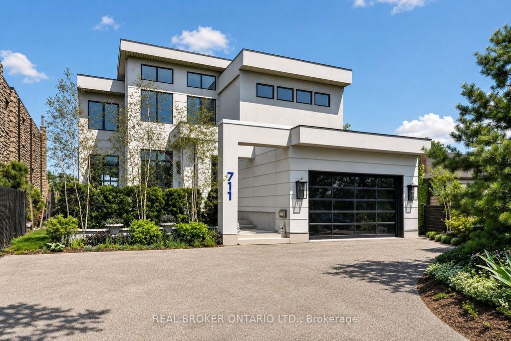 711 Beach Boulevard, Hamilton