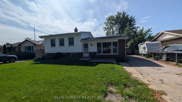 Photo of Listing #X13755860