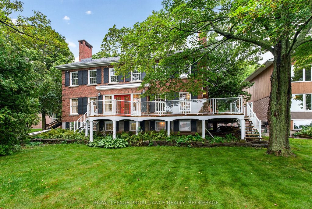 110 Lakeshore Boulevard, Kingston