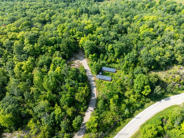 572 Oak Bluffs Road, Frontenac