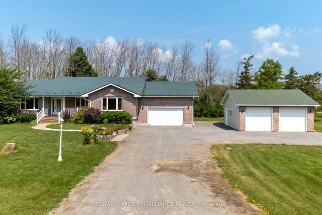 32 Pierce Road, Prince Edward County