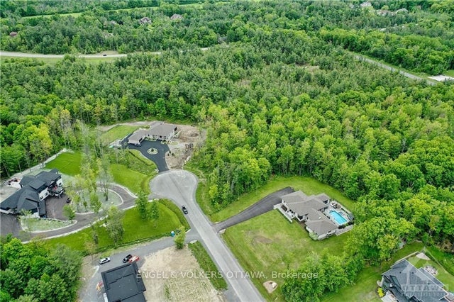 212 Terbol Court 21, Kanata