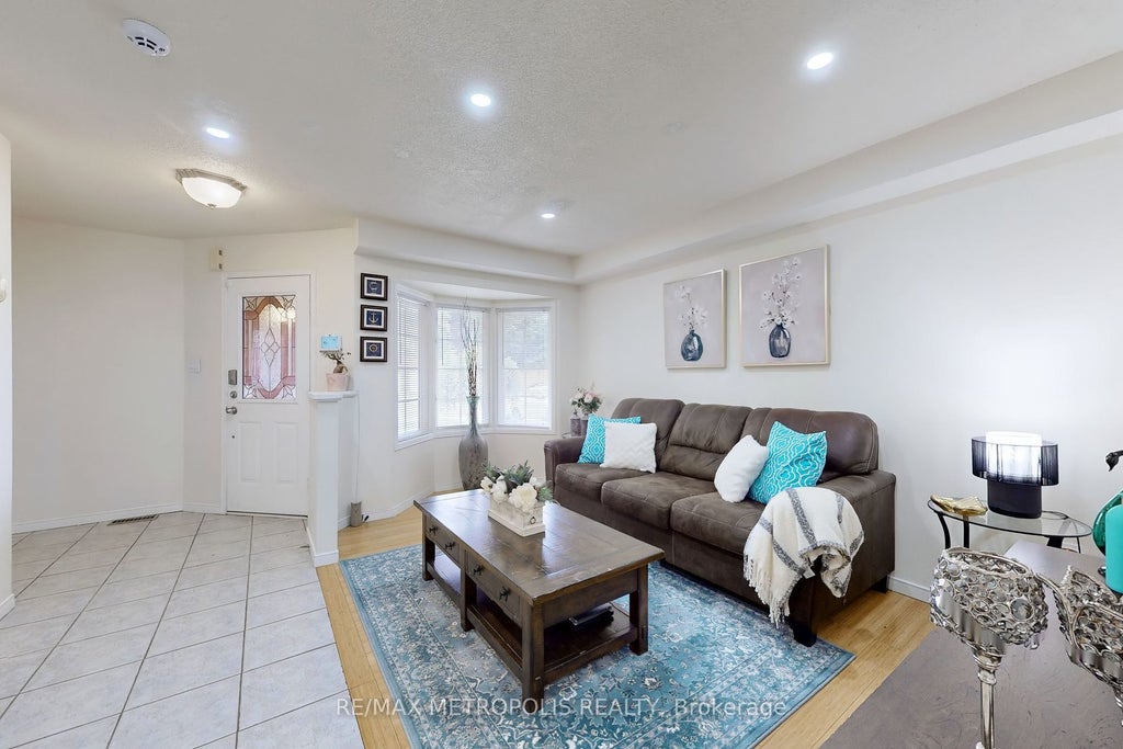 137 Waller St, Whitby Property Listing MLS® E8491378