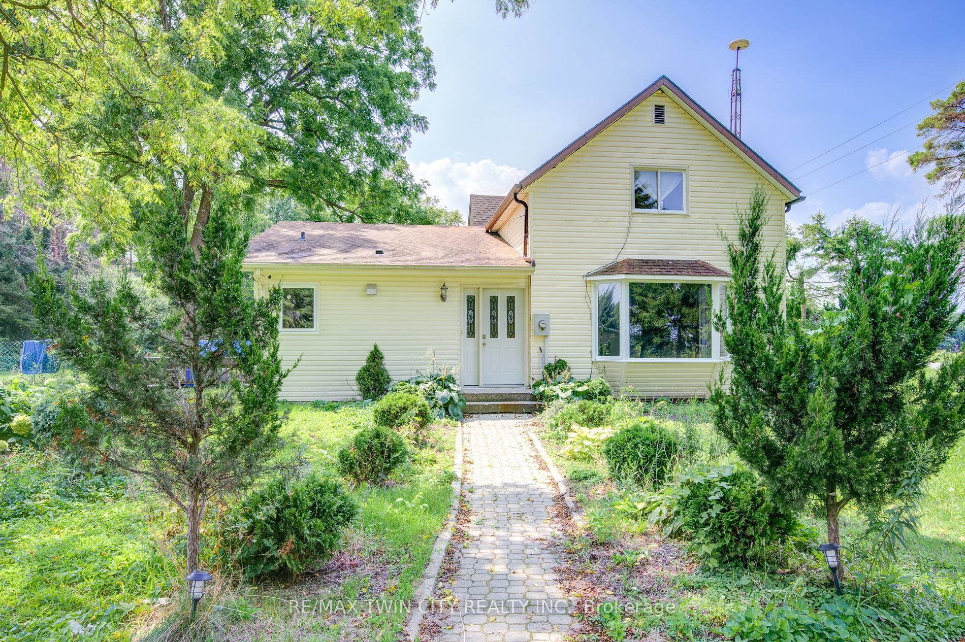 1422 Highway 24 E Home for Sale London Ontario Real Estate