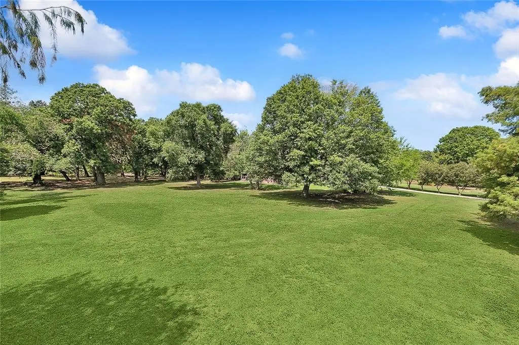 Photo of Listing #2490243