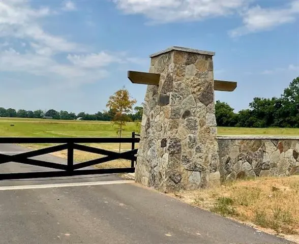 Photo of Listing #2491363