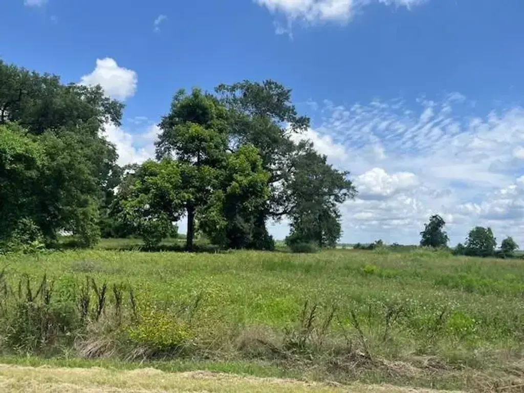 320 N Bayou Rapides Rd , Alexandria