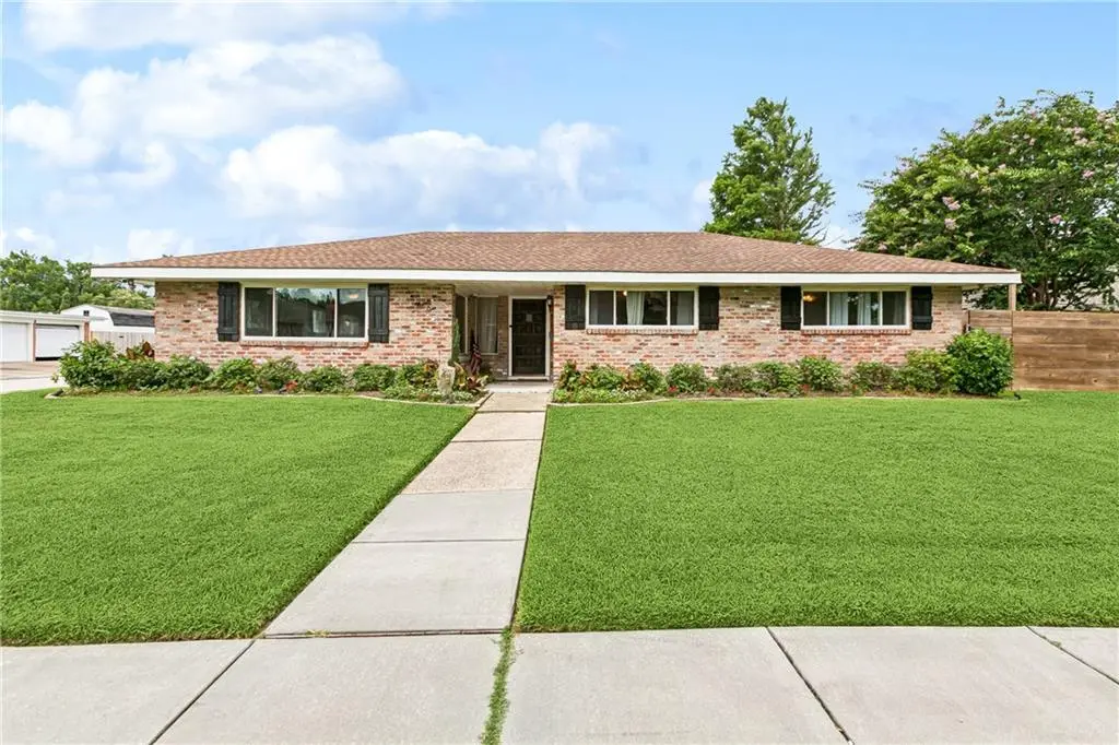 Photo of Listing #2503879