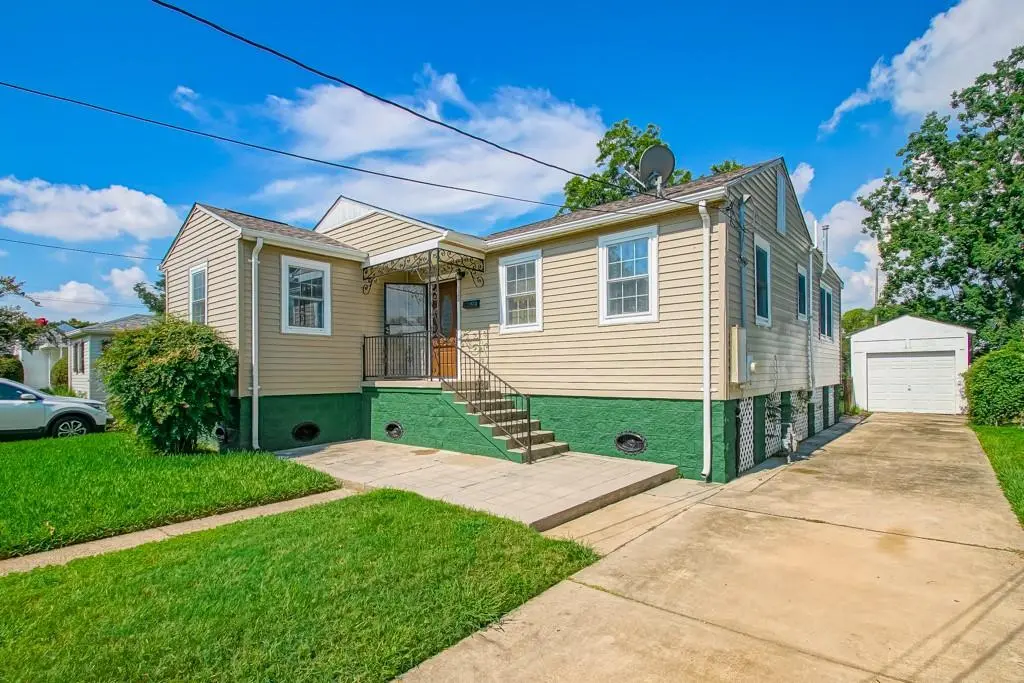 Photo of Listing #2516040