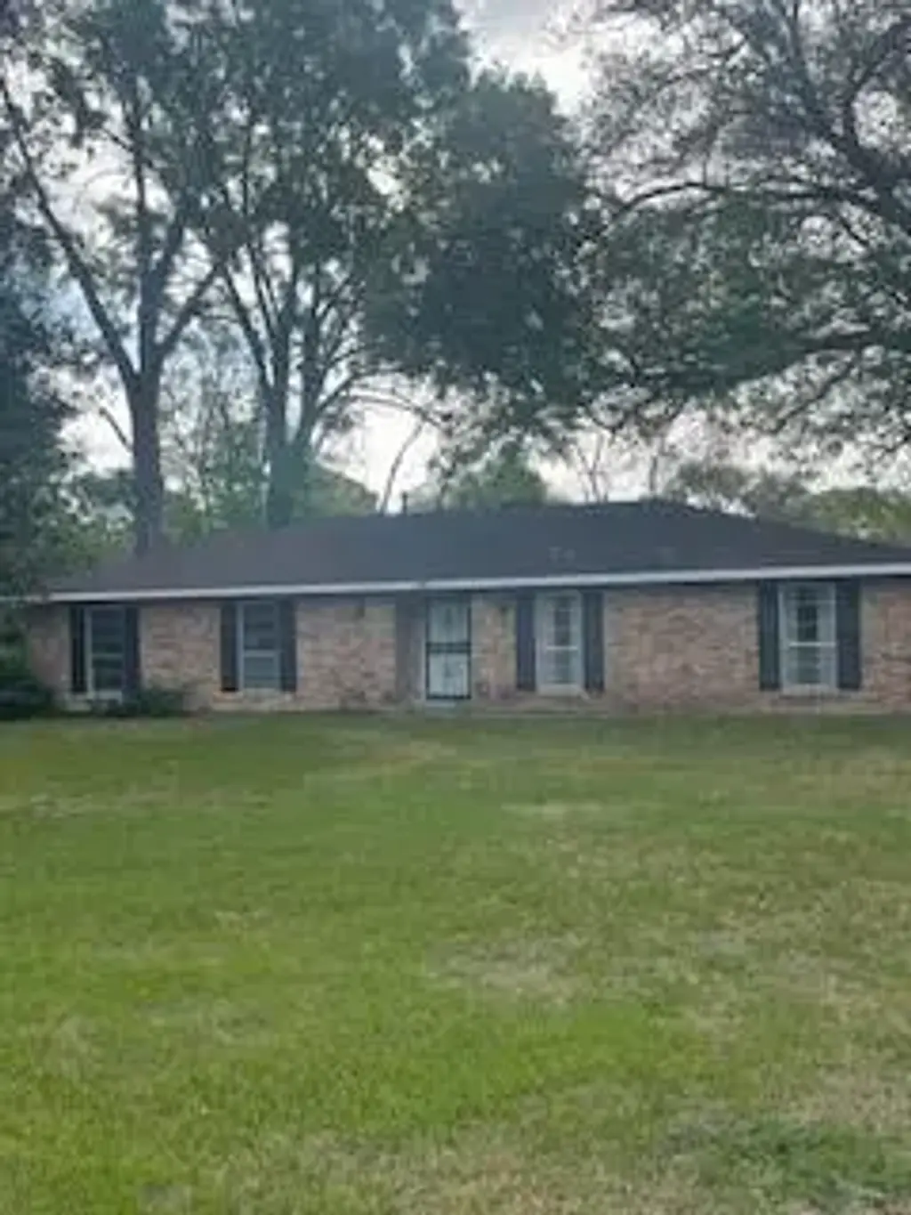 5621 Carl St , Alexandria
