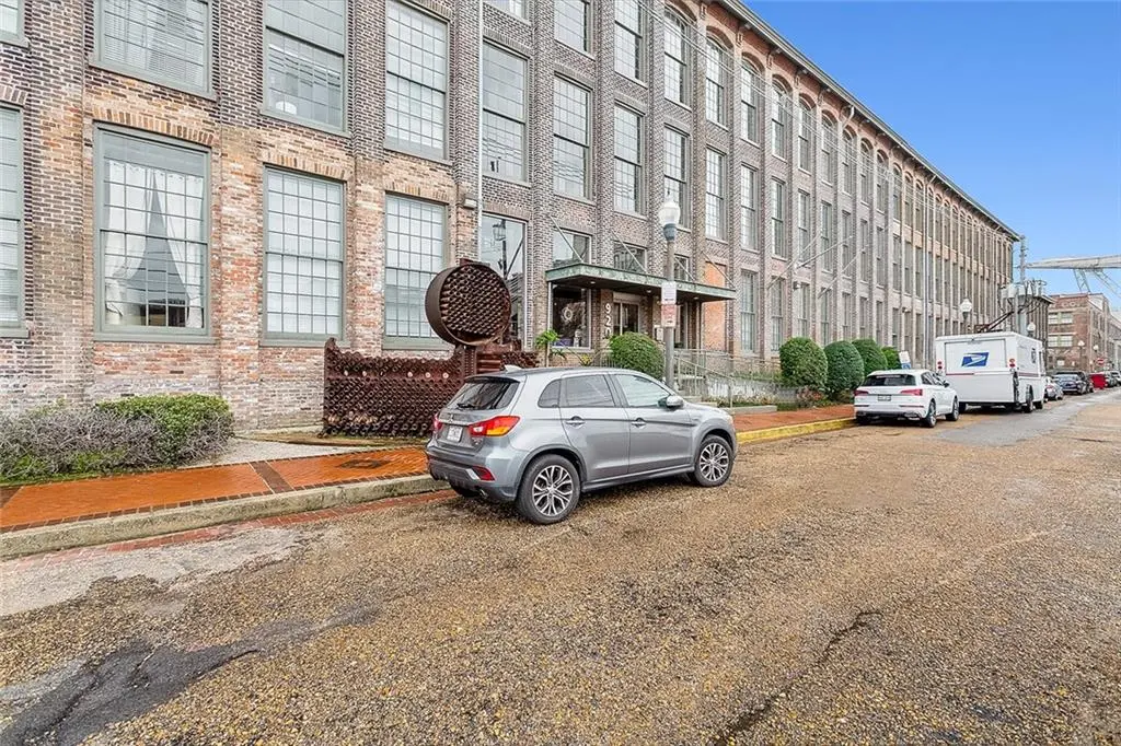 Photo of Listing #2521597