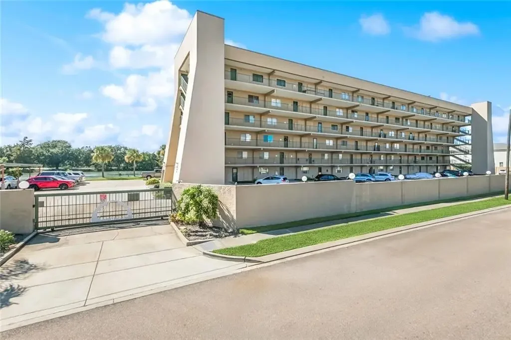 Photo of Listing #2525564