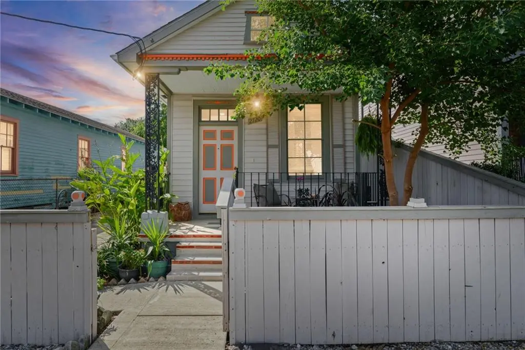 Photo of Listing #2526204