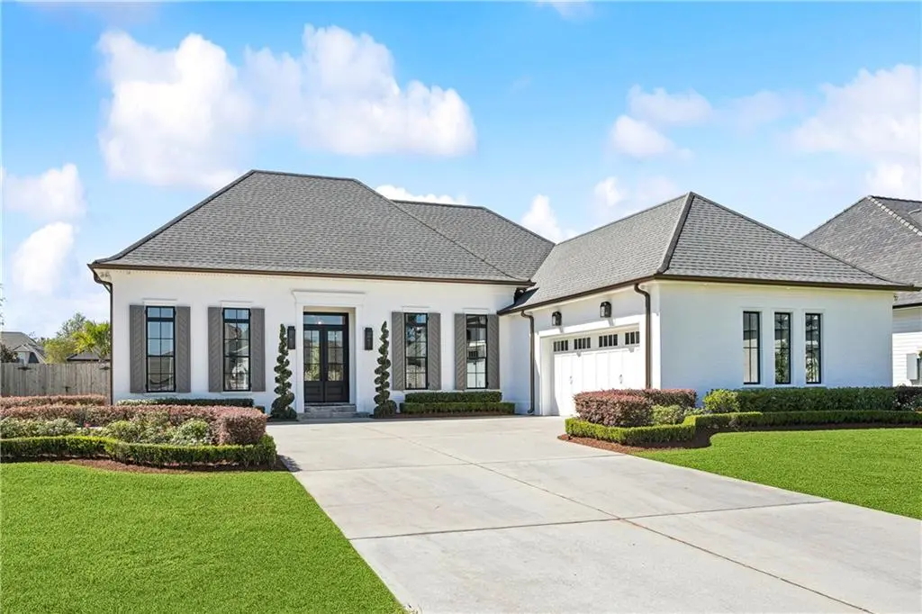 Photo of Listing #2526396