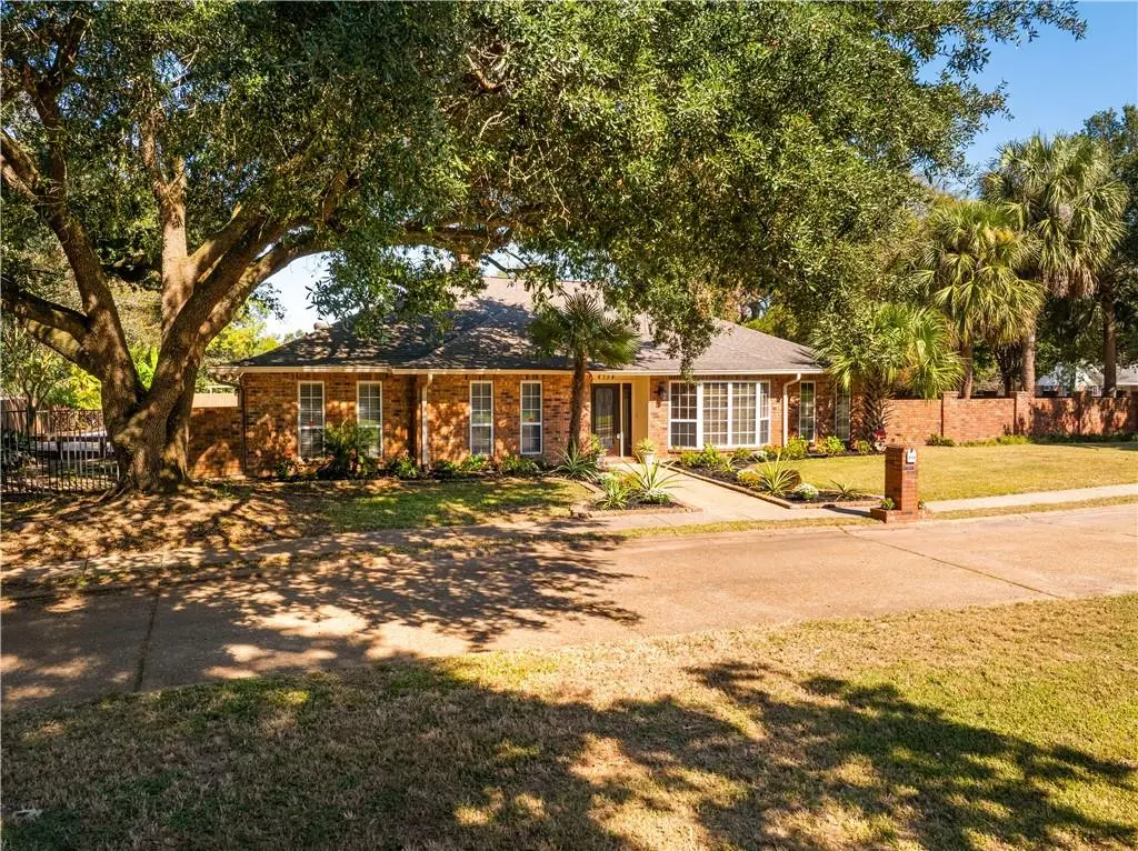 4704 Whitefield Bl , Alexandria