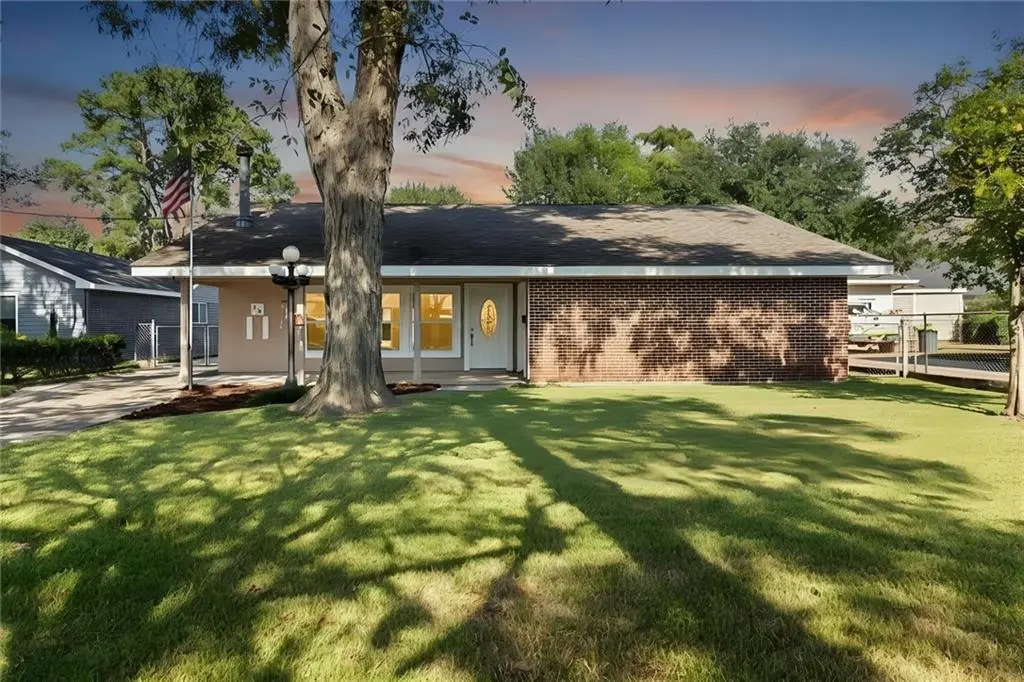 Photo of Listing #2524179