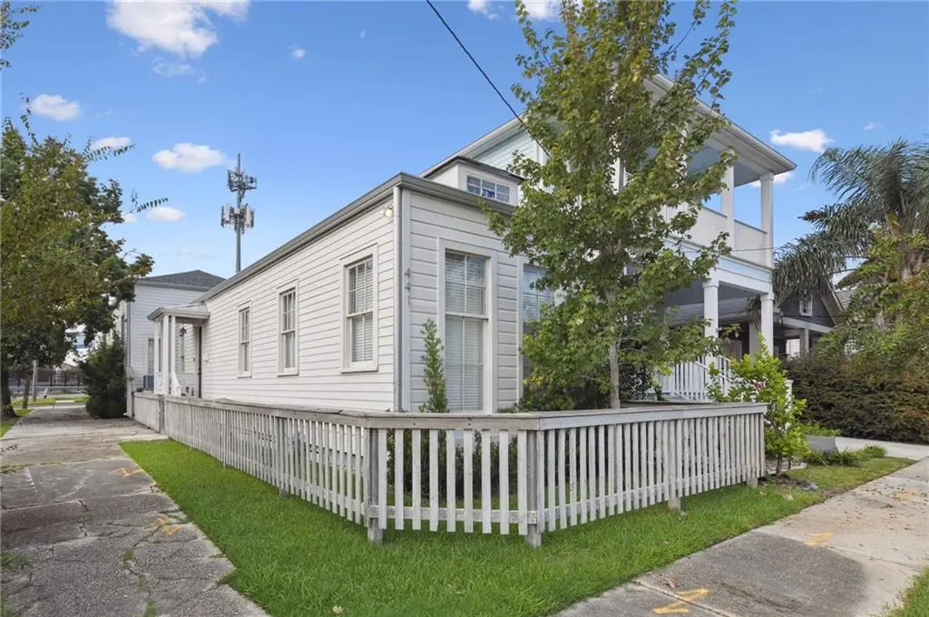 Photo of Listing #2528565