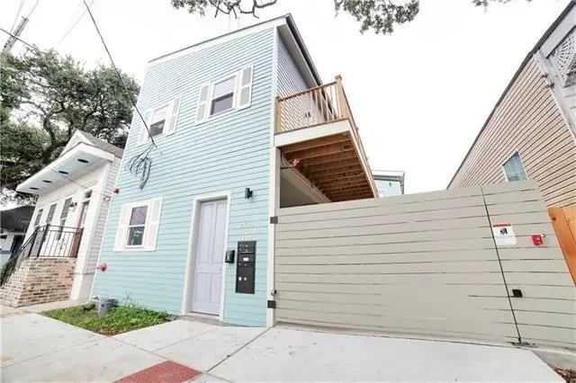 Photo of Listing #2530471