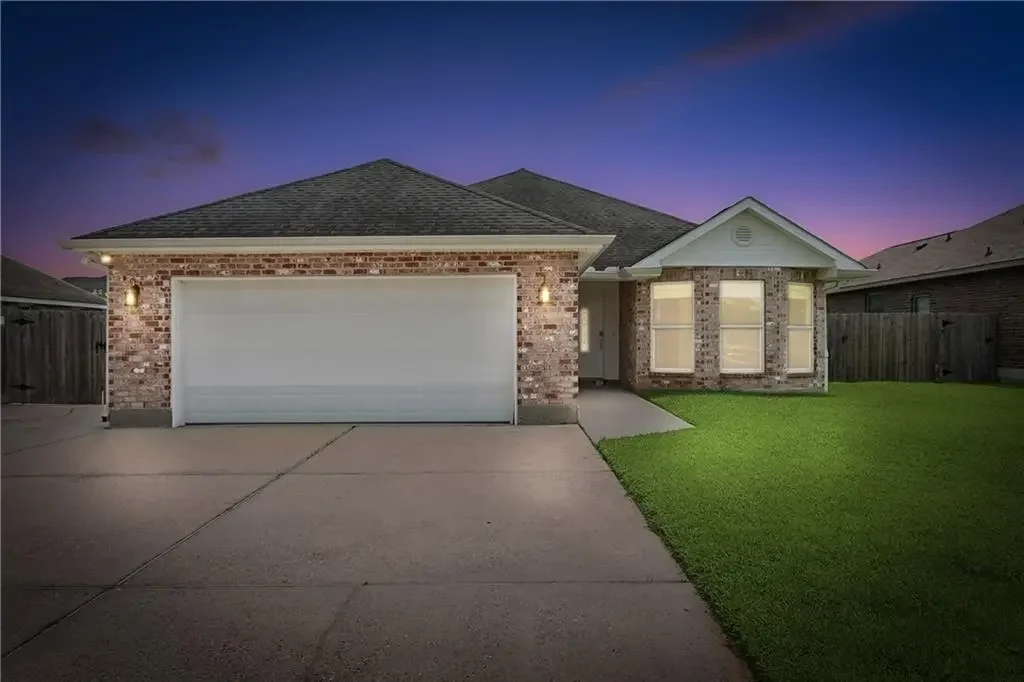 Photo of Listing #2530547