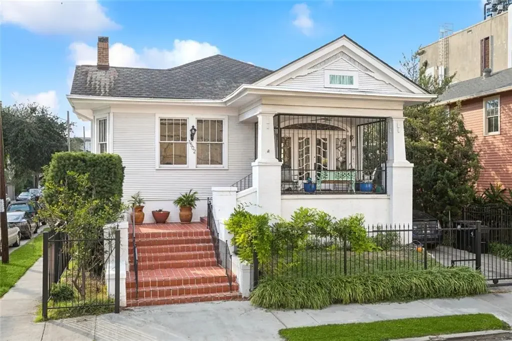 Photo of Listing #2530877