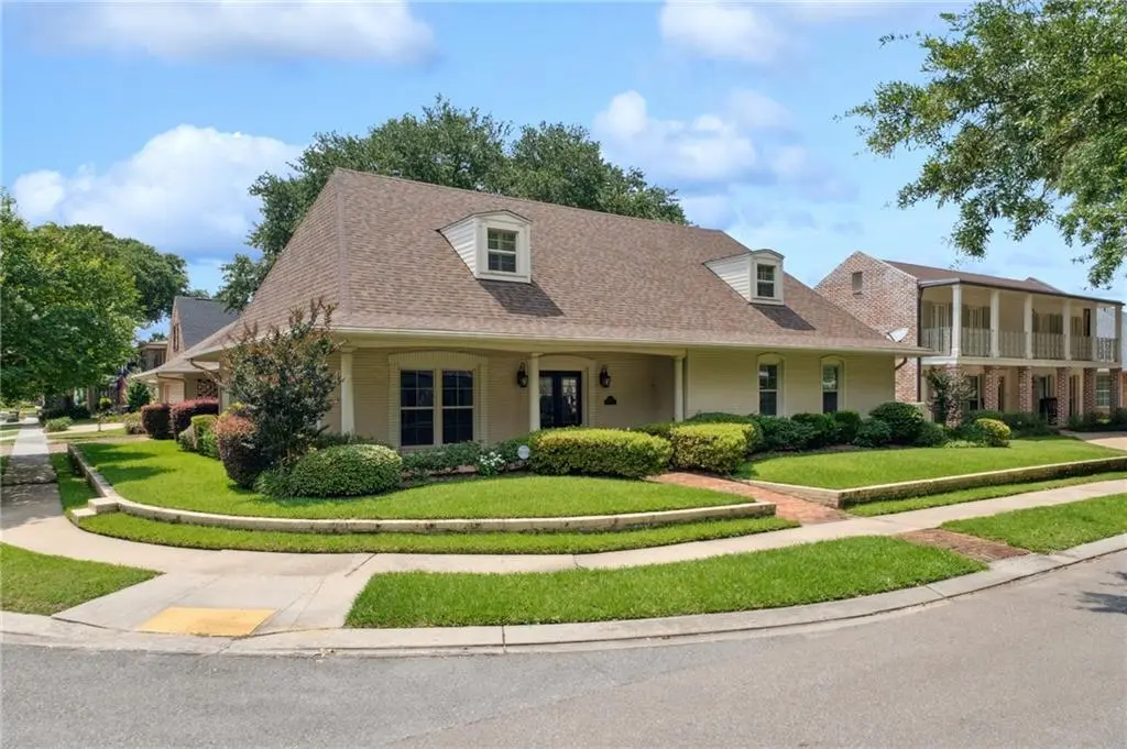 Photo of Listing #2533074