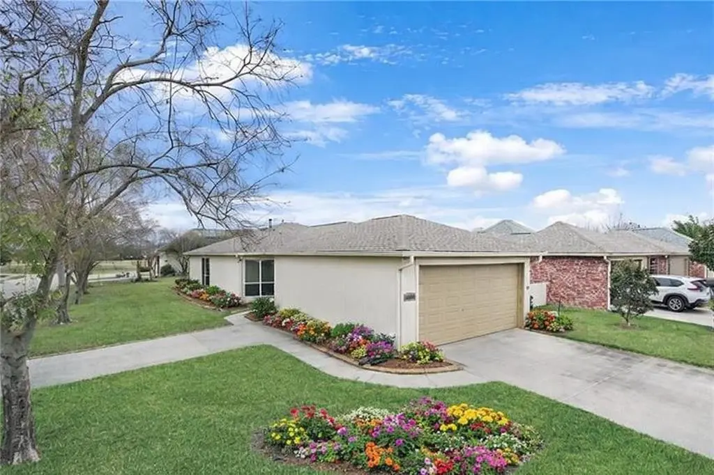 5415 Courtyard Dr , Gonzales