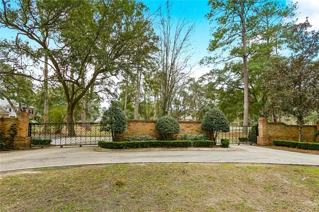 Photo of Listing #2540085