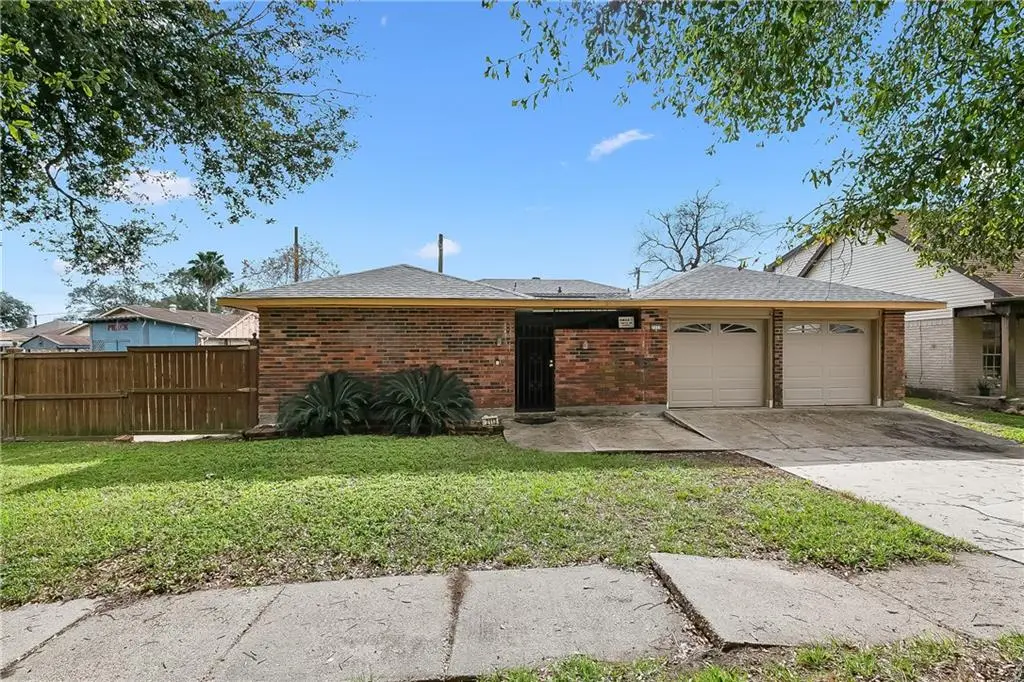 Photo of Listing #2540147