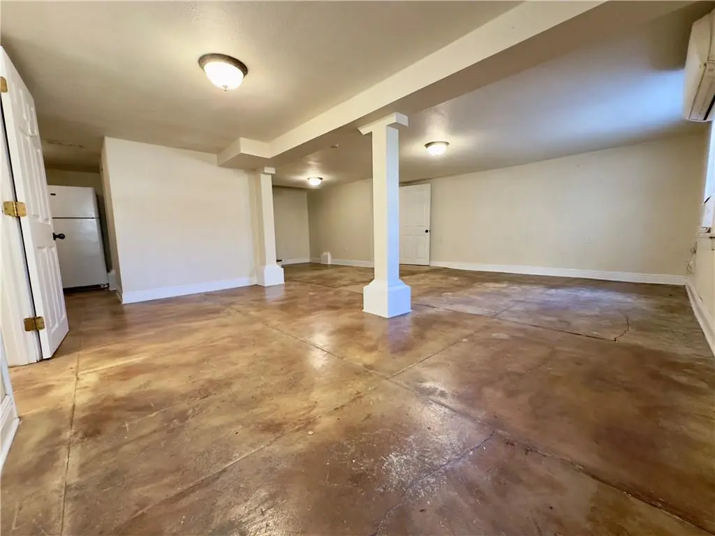 Photo of Listing #2541092