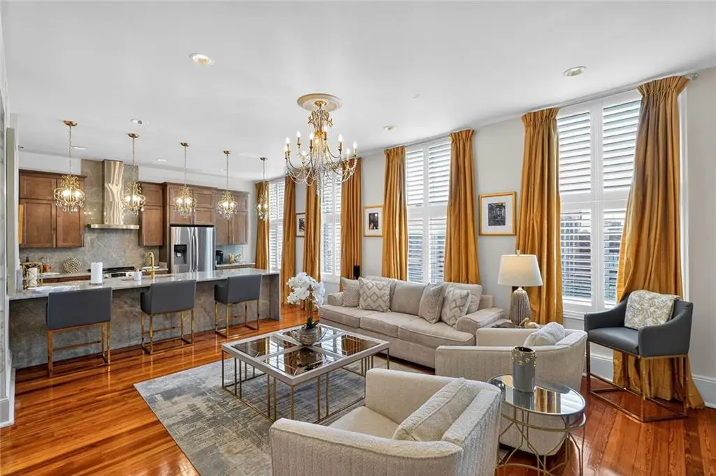 Photo of Listing #2543533