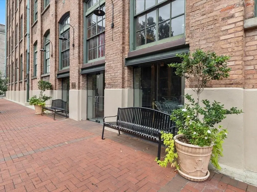 Photo of Listing #2543845