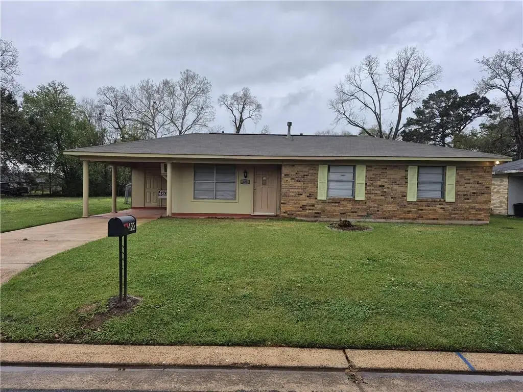 422 Greenfield Dr , Alexandria