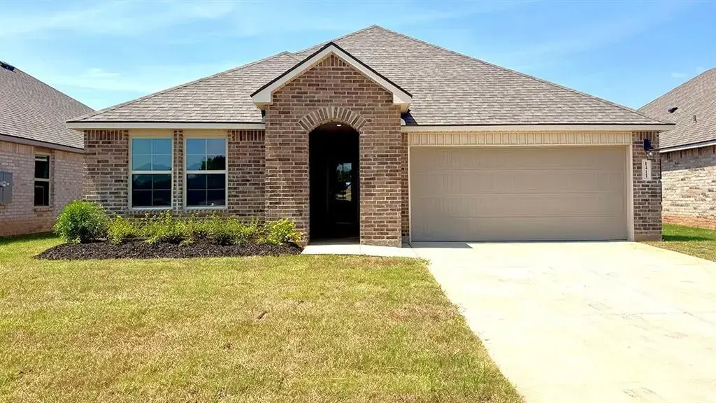 1411 Parkview Dr , Alexandria