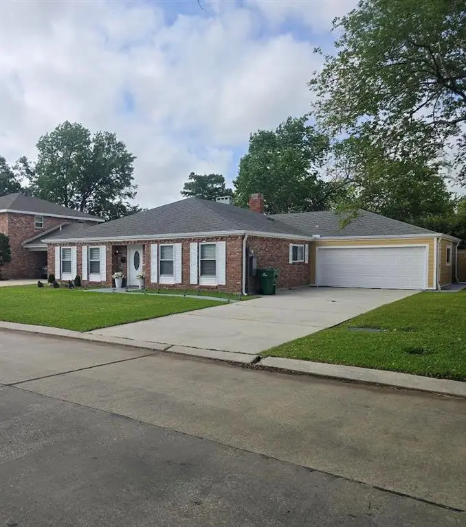 Photo of Listing #2552101