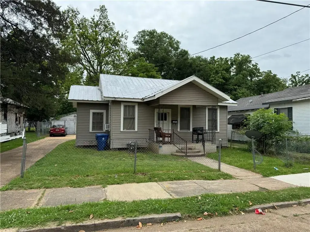 1933 Orchard St , Alexandria