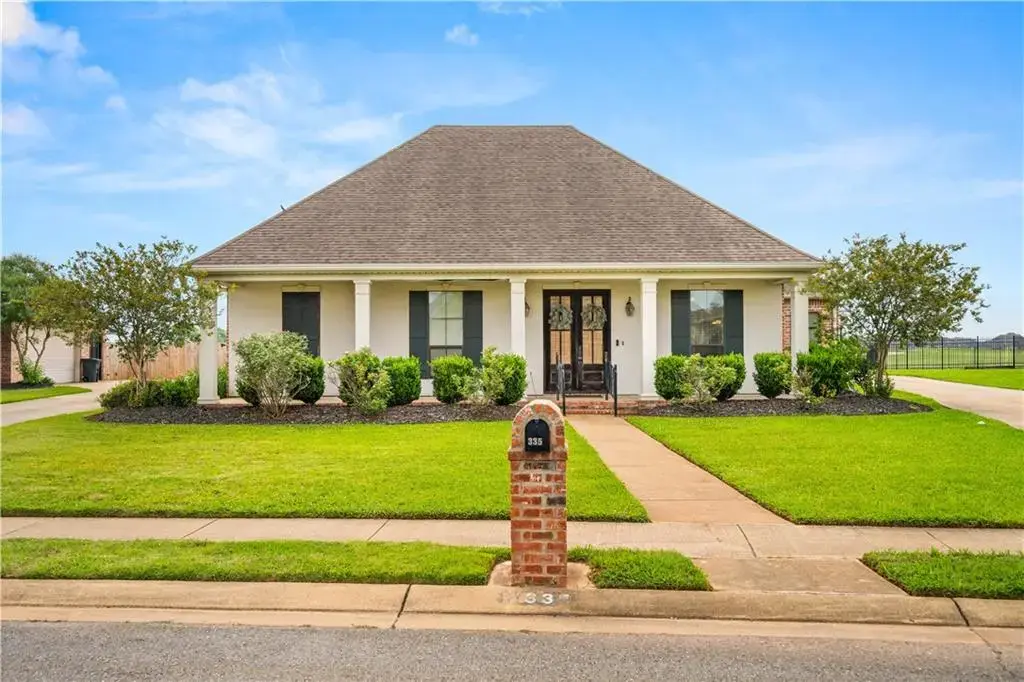 335 Links Dr , Alexandria