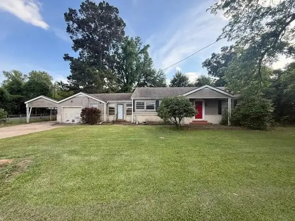 2610 Horseshoe Dr , Alexandria