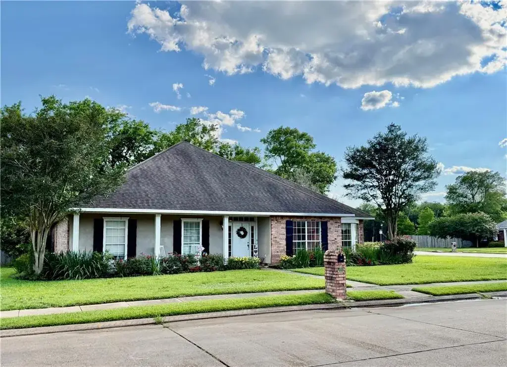 5157 Hunters Grove Ln , Alexandria