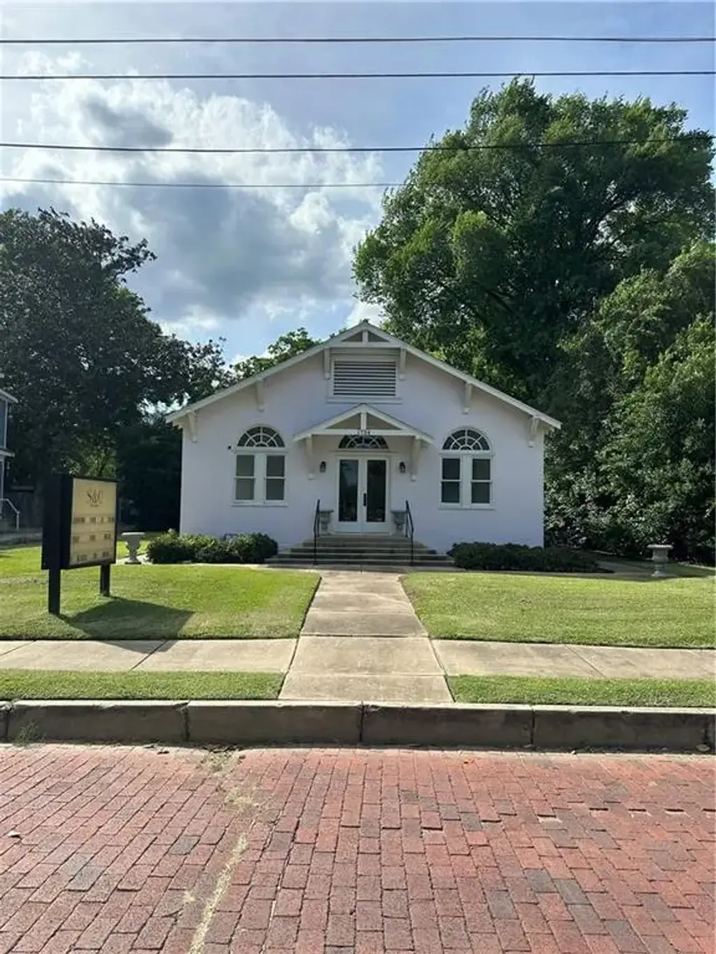 1734 Albert St , Alexandria
