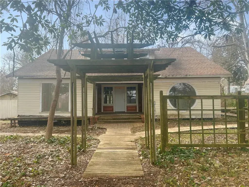 1036 Washington St , Natchitoches
